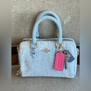 NWT！COACH Mini Rowan Crossbody Bag In Loved Denim With Charms（CDY30）